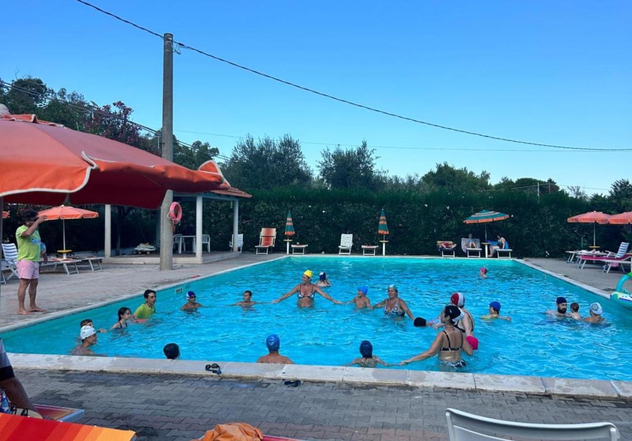 Viola Club Village & Camping Foce Varano Eksteriør bilde